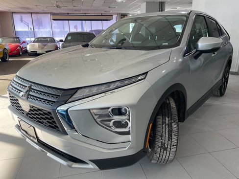 Used 2025 Mitsubishi Eclipse Cross SE image 3