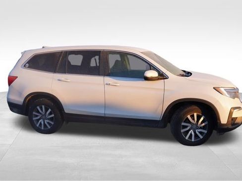 Used 2020 Honda Pilot EX image 2