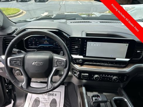 Used 2025 Chevrolet Silverado 1500 LT Trail Boss w/ Convenience Package II AWD/4WD image 5