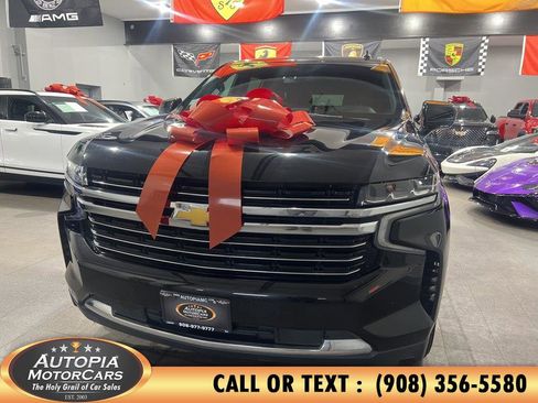 Used 2023 Chevrolet Suburban LT image 1