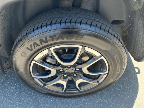 Used 2025 Jeep Compass Trailhawk AWD/4WD image 29
