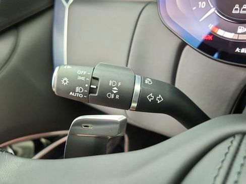 Used 2025 Land Rover Range Rover SE image 39