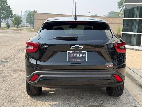 Used 2025 Chevrolet Trax RS w/ Driver Confidence Package FWD image 4