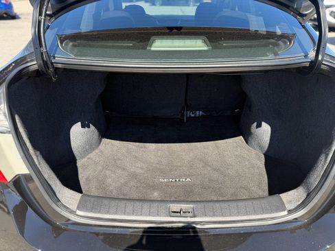 Used 2018 Nissan Sentra S image 10