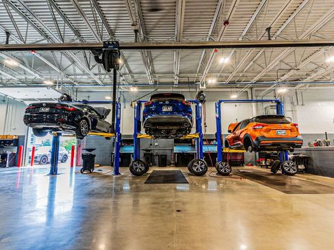 Used 2024 Genesis Electrified GV70 Advanced image 70