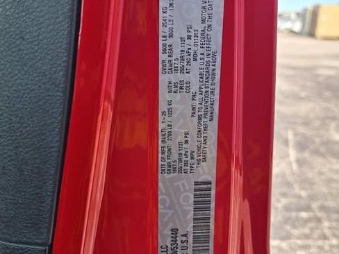 Used 2025 Jeep Wrangler Unlimited Sahara AWD/4WD image 28