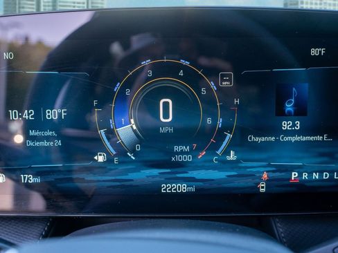 Used 2025 Chevrolet Equinox LT w/ Safety and Technology Package image 34