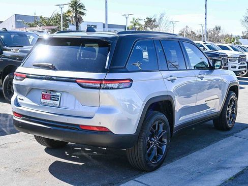 New 2025 Jeep Grand Cherokee Limited image 6