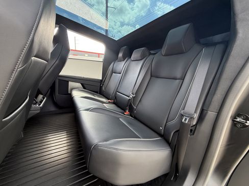 Used 2024 Tesla Cybertruck AWD Crew Cab image 18