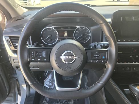 Used 2022 Nissan Rogue SL w/ SL Premium Package image 12