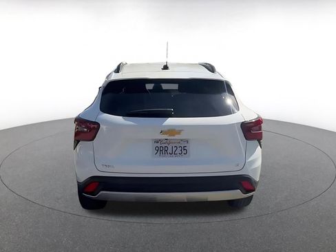 Used 2025 Chevrolet Trax LT image 11