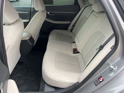 Used 2022 Hyundai Sonata SEL w/ Preferred Accessory Package image 16