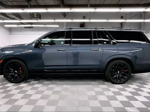 Used 2021 Cadillac Escalade ESV Sport Platinum w/ LPO, ONYX Package AWD/4WD image 15