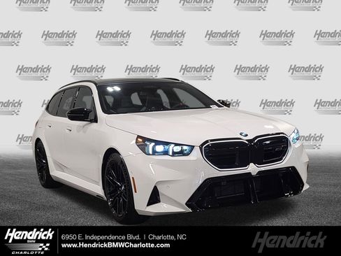New 2026 BMW M5 Touring image 1