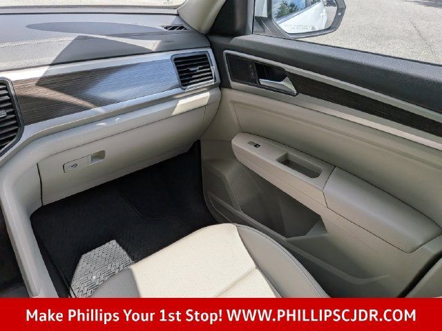Used 2020 Volkswagen Atlas SE w/ Panoramic Sunroof Package FWD image 16