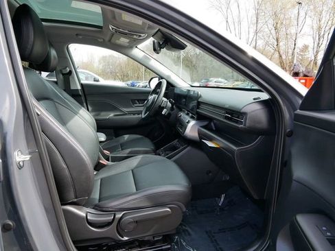 Used 2025 Hyundai Kona Limited AWD/4WD image 8