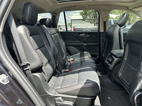 Used 2022 Lincoln Aviator Reserve w/ Equipment Group 201A RWD image 19