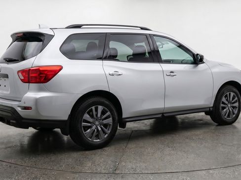 Used 2025 Nissan Pathfinder SV FWD image 9