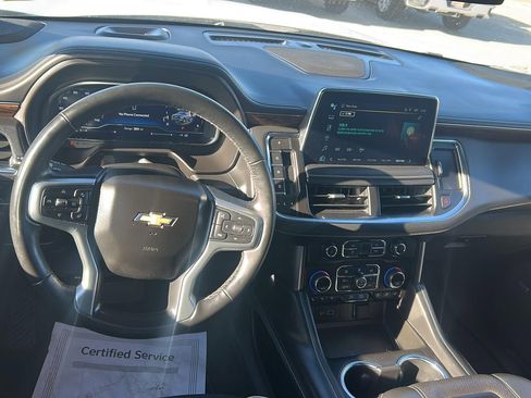 Used 2024 Chevrolet Suburban Premier AWD/4WD image 41