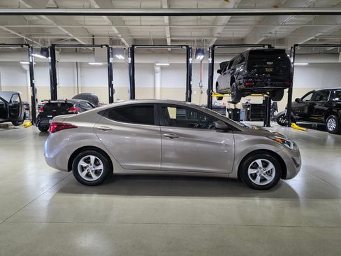 Used 2014 Hyundai Elantra SE FWD image 8