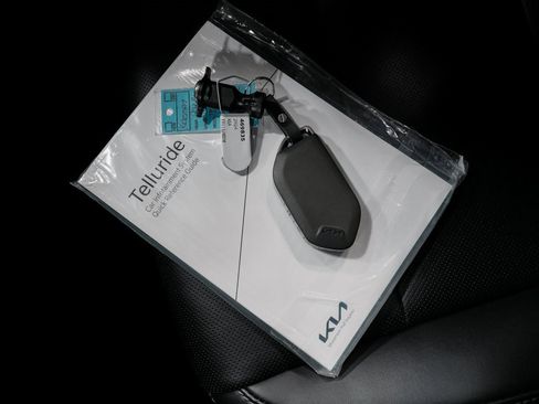 Used 2024 Kia Telluride LX image 20