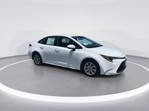 Used 2023 Toyota Corolla LE FWD image 2