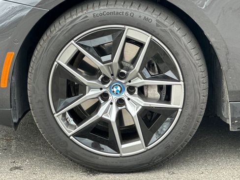 Used 2024 BMW i5 eDrive40i w/ Premium Package image 37