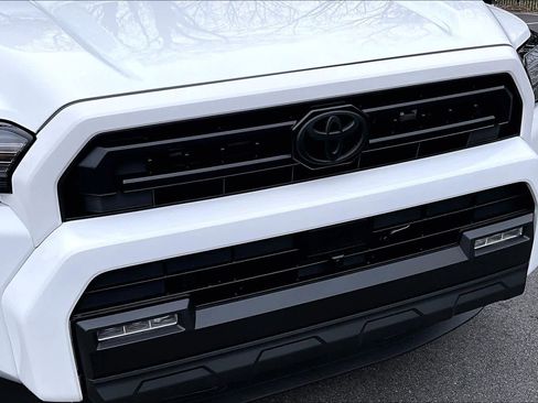 Certified 2025 Toyota 4Runner SR5 image 29