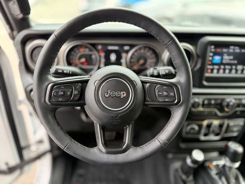 Used 2022 Jeep Wrangler Unlimited Sport image 6