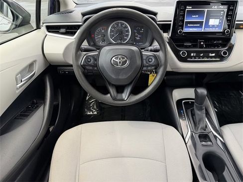 Used 2021 Toyota Corolla LE image 25