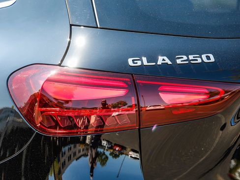 Certified 2025 Mercedes-Benz GLA 250 image 8
