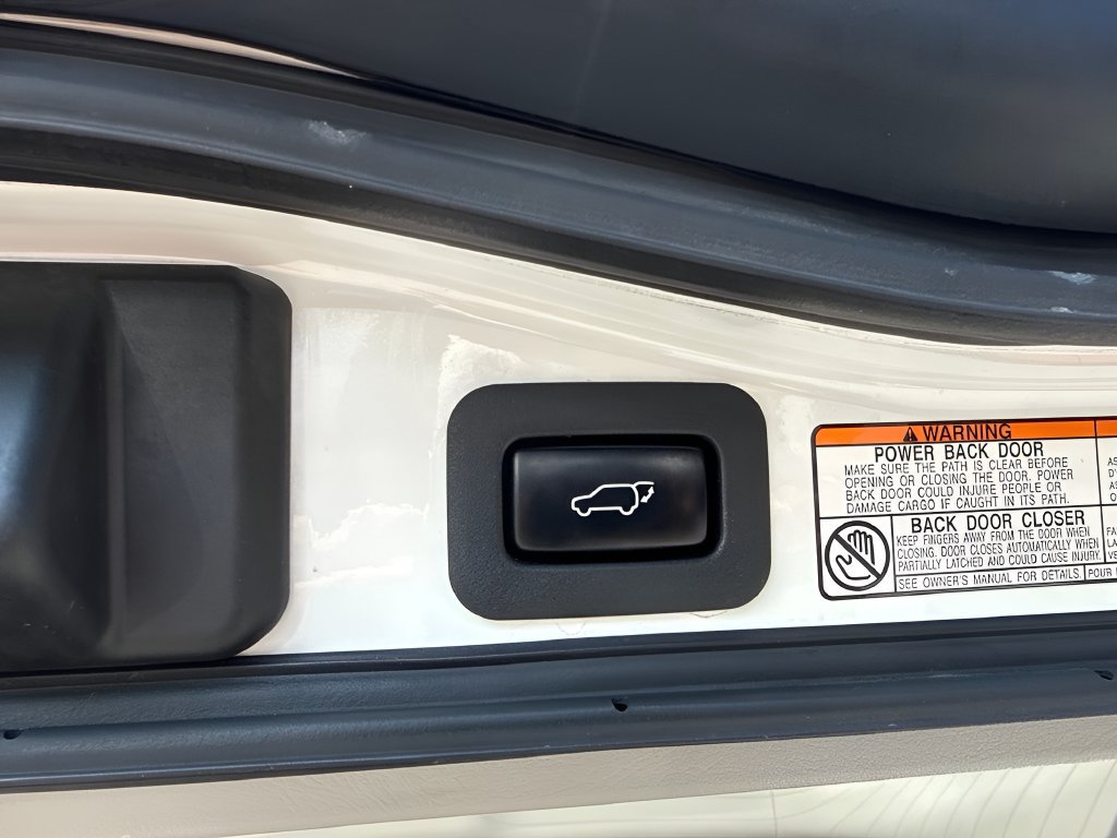 Used 2017 Lexus LX 570 4WD w/ Luxury Package image 31