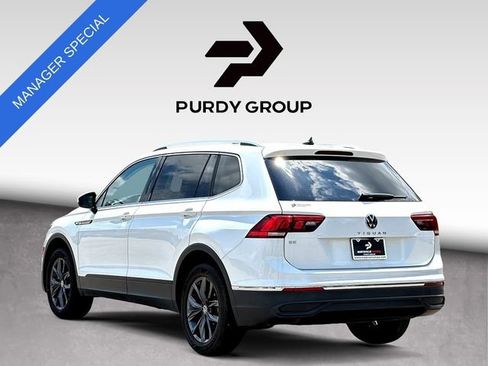 Used 2022 Volkswagen Tiguan SE w/ Panoramic Sunroof Package FWD image 6