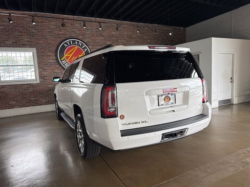 Used 2020 GMC Yukon XL SLE w/ SLE Value Package image 16