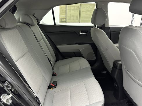 Used 2018 Kia Rio S image 29