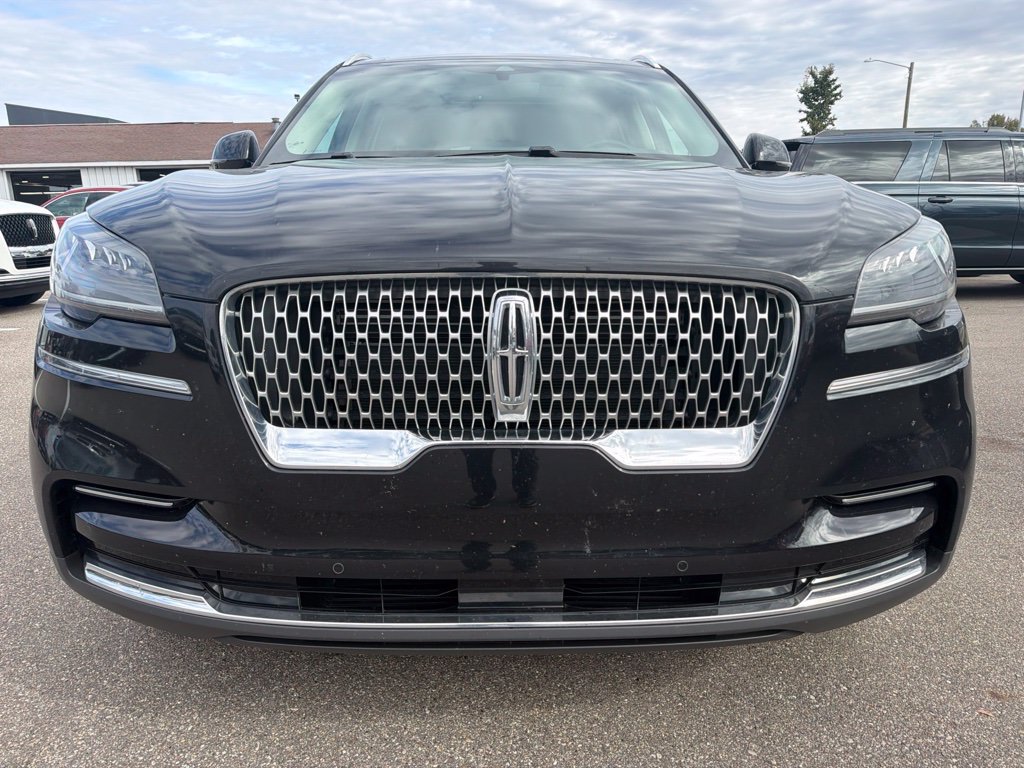 Used 2024 Lincoln Aviator AWD w/ Premium Package image 3