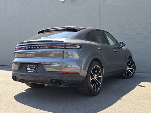 Certified 2025 Porsche Cayenne Coupe image 8