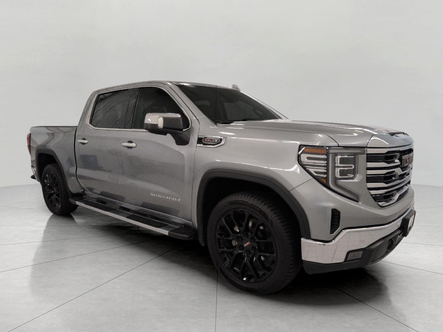 Used 2023 GMC Sierra 1500 SLT w/ SLT Premium Plus Package AWD/4WD image 30