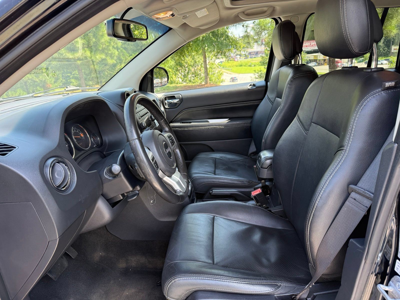 Used 2017 Jeep Compass High Altitude FWD image 33