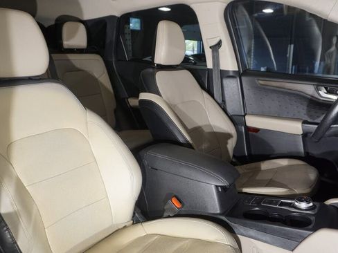 Used 2020 Ford Escape Titanium AWD/4WD image 18