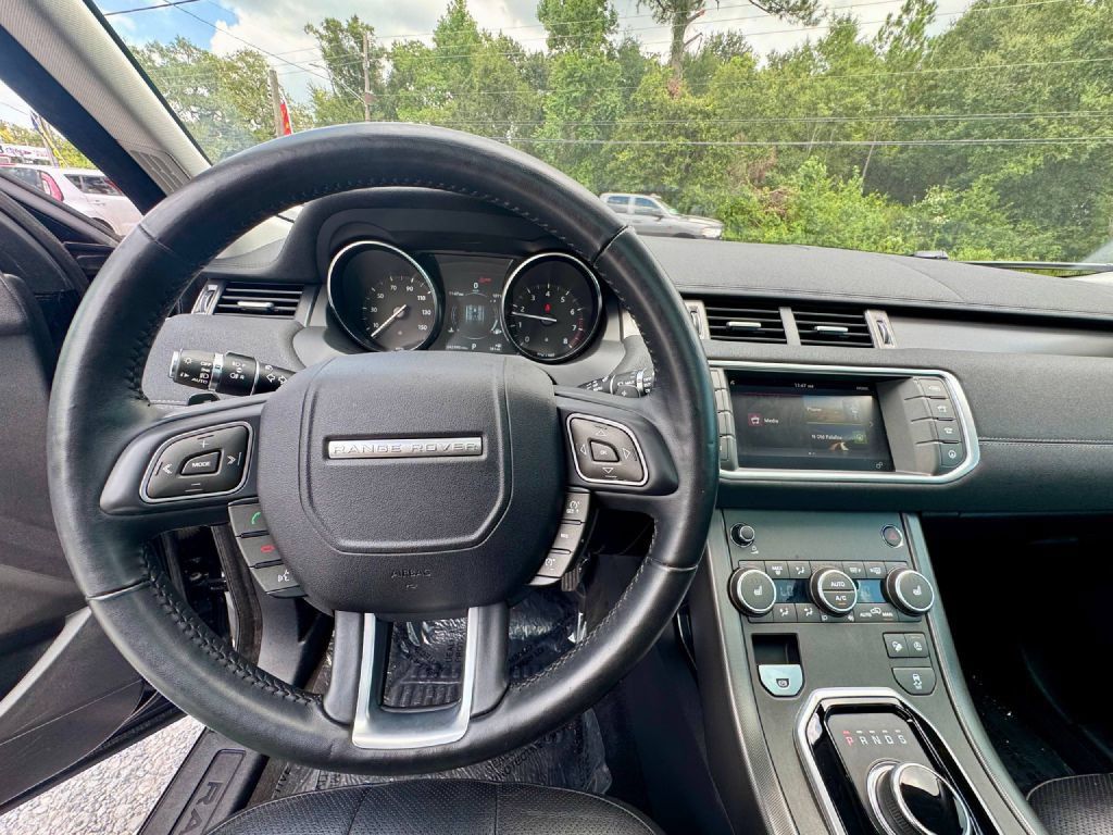 Used 2019 Land Rover Range Rover Evoque SE AWD/4WD image 14
