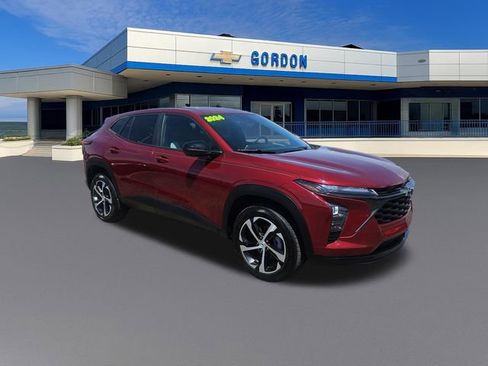 Used 2024 Chevrolet Trax RS w/ Driver Confidence Package FWD image 8