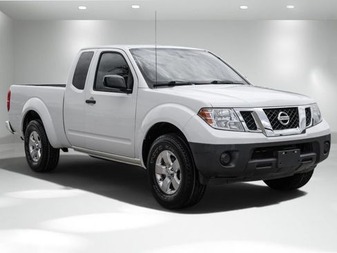 Used 2019 Nissan Frontier S RWD image 5