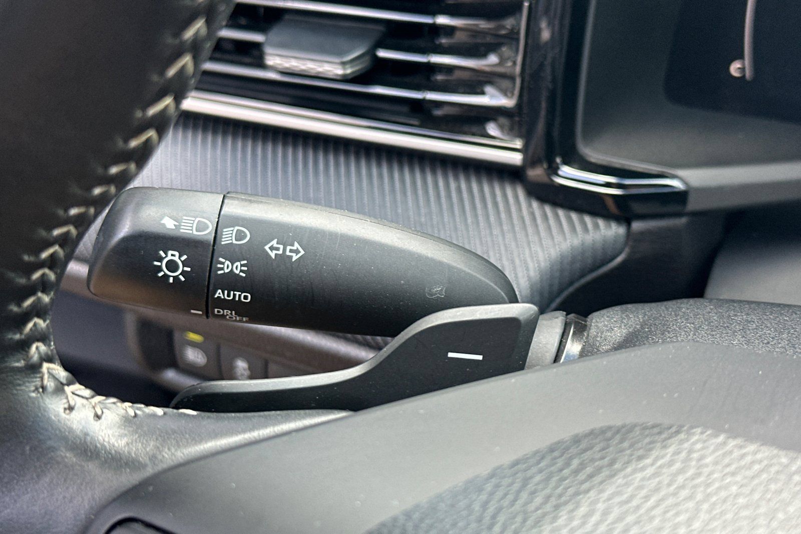 Used 2025 Toyota Camry SE FWD image 36