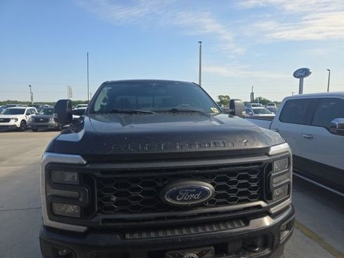 Certified 2023 Ford F250 Lariat w/ Sport Appearance Package image 7