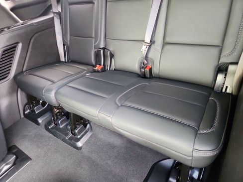 Used 2025 GMC Yukon Denali AWD/4WD image 35