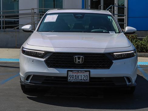Used 2025 Honda Accord Touring image 2