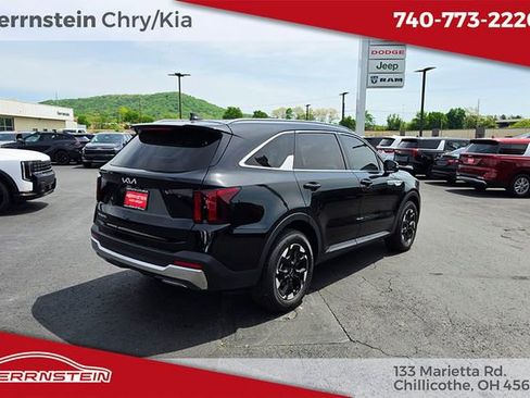 Used 2025 Kia Sorento S FWD image 25