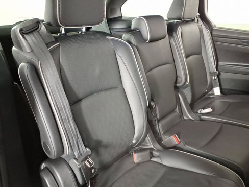 Used 2023 Honda Odyssey Elite image 13