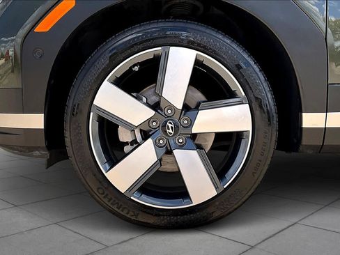 Used 2024 Hyundai Santa Fe Limited image 10